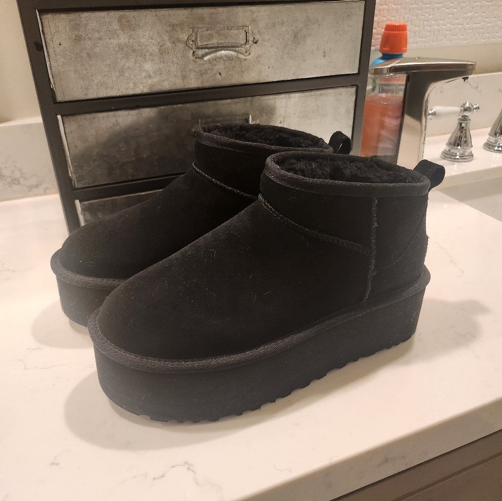 Ugg ultra mini platform